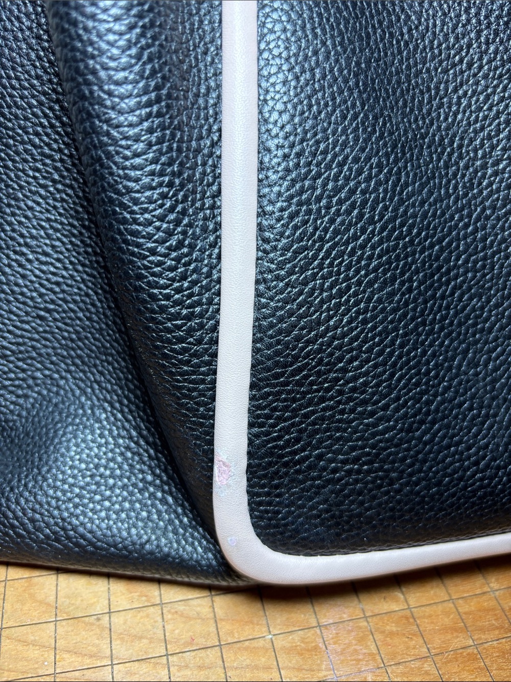 Kate Spade Leather Tote Bag Black w Cream Padded Center Zip wWristlet and Wallet - Picture 17 of 17